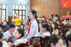 Học sinh THCS Giảng Võ tự tin với lớp học số kết nối cùng học sinh trường học quốc tế Phần Lan.