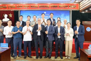 Đại biểu, chuyên gia dự hội thảo.