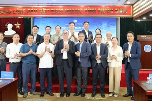 Đại biểu, chuyên gia dự hội thảo.