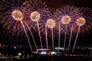 Bắn pháo hoa chào đón Tết Nguyên đán Bính Ngọ 2026 (ảnh minh họa).