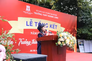 Em Cao Hải Yến (lớp 12D3) Trường THPT Hoàng Long tri ân các thầy cô. 