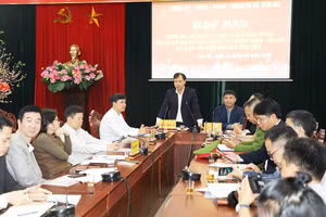 Phó Chủ tịch UBND xã Tiên Du Dương Minh Ngọc phát biểu tại buổi họp báo.