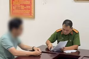 P. D tại cơ quan công an.