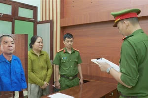 Khởi tố 2 vợ chồng sản xuất hơn 20 tấn cà phê bột giả.
