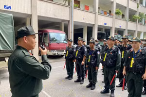 Chỉ huy Đội Cảnh sát đặc nhiệm kiểm tra lực lượng, phương tiện, công cụ hỗ trợ.