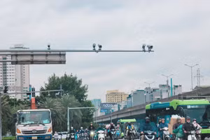 Hệ thống camera AI tại nút giao Phạm Hùng - Khuất Duy Tiến.