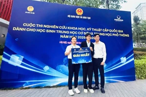 Dự án giành giải Nhất của 2 học sinh Trường THPT Ngô Sĩ Liên và thầy giáo Vũ Tiến Thành (hướng dẫn).