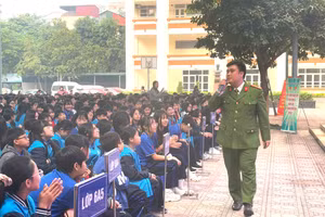 Chuyên đề trang bị kiến thức, giúp học sinh hình thành thói quen sống lành mạnh.