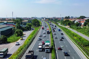 Phương tiện di chuyển trên cao tốc Pháp Vân - Cầu Giẽ.
