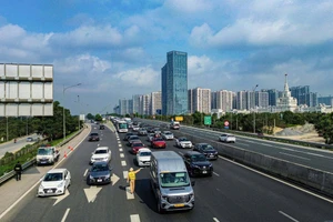 Các phương tiện tham gia giao thông trên cao tốc ngày 14/2.