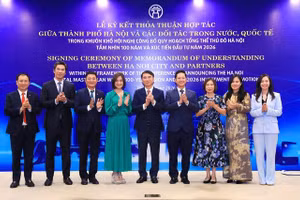 Phó Chủ tịch UBND TP Hà Nội Nguyễn Xuân Lưu dự Lễ ký kết Biên bản ghi nhớ hợp tác giữa Sở Tài chính với các ngân hàng. Ảnh: Lê Hải