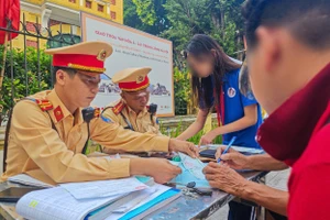 Danh sách học sinh vi phạm ATGT được tập hợp, thông tin đến Sở GD&ĐT.