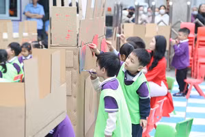 Học sinh thỏa sức sáng tạo qua từng nét vẽ, tạo hình.