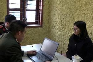 Công an làm việc với Hoàng Thị Hồng Thái.