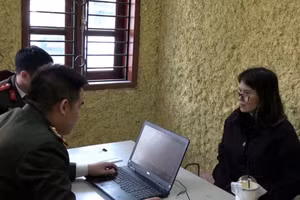 Công an làm việc với Hoàng Thị Hồng Thái.