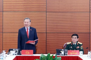 Tổng Bí thư Tô Lâm phát biểu thảo luận tại Đoàn Đảng bộ Quân đội. Ảnh: TTXVN.