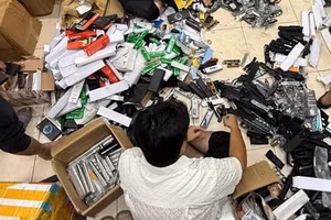 Hàng trăm loại vũ khí, công cụ hỗ trợ bị cơ quan công an thu giữ