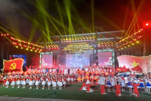 Chương trình nghệ thuật với chủ để “ Dáng hình đất nước, rạng rỡ Việt Nam” tại phường Bắc Giang.