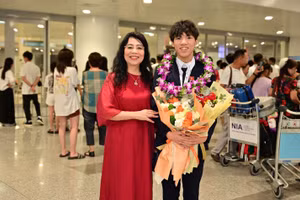 Minh Khánh sau kỳ thi Olympic Thiên văn và Vật lý thiên văn quốc tế (IOAA).