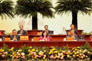 Đoàn chủ tịch Đại hội.