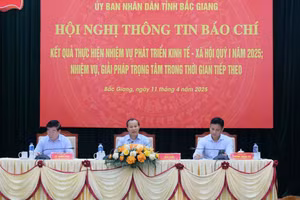 Hội nghị thông tin báo chí. 