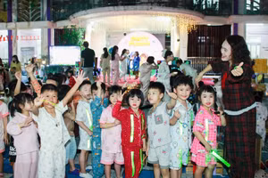 Cô trò Trường Mầm non Yên Hòa trong chương trình “Pijama Party - Đêm cổ tích ngọt ngào”.