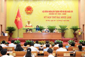 Thường trực HĐND TP Hà Nội điều hành kỳ họp.