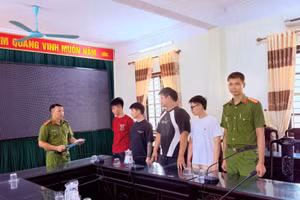 Công an xã Thái Thụy triệt phá nhóm người thu thập, mua bán trái phép thông tin tài khoản ngân hàng của học sinh.