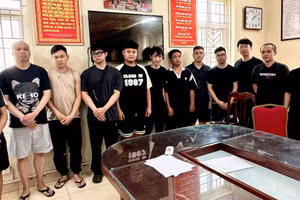 Các đối tượng tại cơ quan công an. Ảnh: CACC