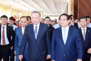 Tổng Bí thư Tô Lâm cùng các đại biểu dự Lễ khai mạc triển lãm. (Ảnh: BVH)