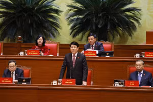 Đồng chí Lương Cường, Ủy viên Bộ Chính trị, Chủ tịch nước điều hành phiên thảo luận sáng 21/1. Ảnh: TTXVN