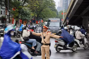 CSGT làm nhiệm vụ sáng 9/2.