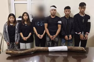 6 người bị công an bắt giữ.