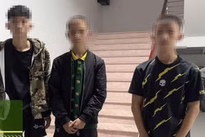 3 thiếu niên được giải cứu trở về nhà an toàn.