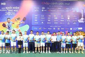 Đại diện MB cùng các đơn vị, đối tác tham gia giải.