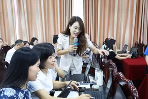 Chuyên gia hướng dẫn các kỹ năng cơ bản ứng dụng AI.