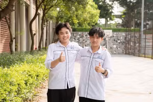 Em Nguyễn Trần Hiệu (bên phải) và Hà Tuấn Kiệt (bên trái).