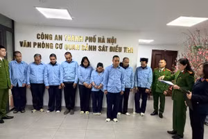 Cơ quan chức năng khởi tố 9 người về tội “Lừa đảo chiếm đoạt tài sản”.