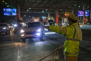 CSGT làm nhiệm vụ.