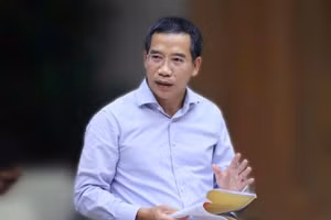 Ông Lưu Trung Thái - Chủ tịch HĐQT MB tham luận tại hội nghị.