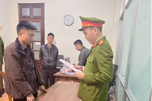 Bị can Hoàng Văn Quân tại cơ quan công an.