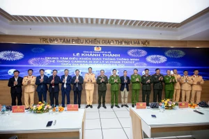 Hà Nội đi đầu trong chuyển đổi số, ứng dụng CNTT.