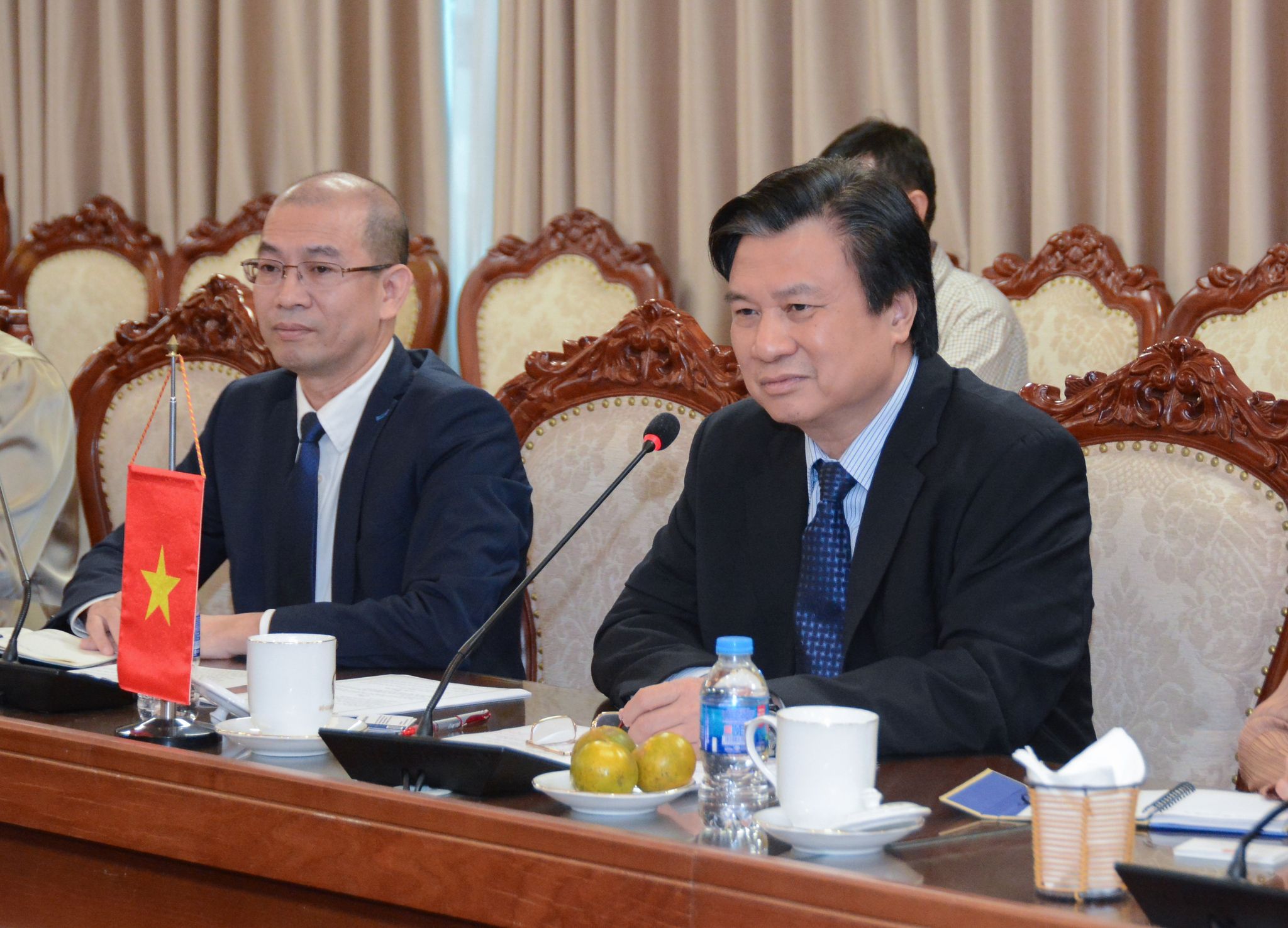 Thứ trưởng Nguyễn Hữu Độ phát biểu tại buổi làm việc.