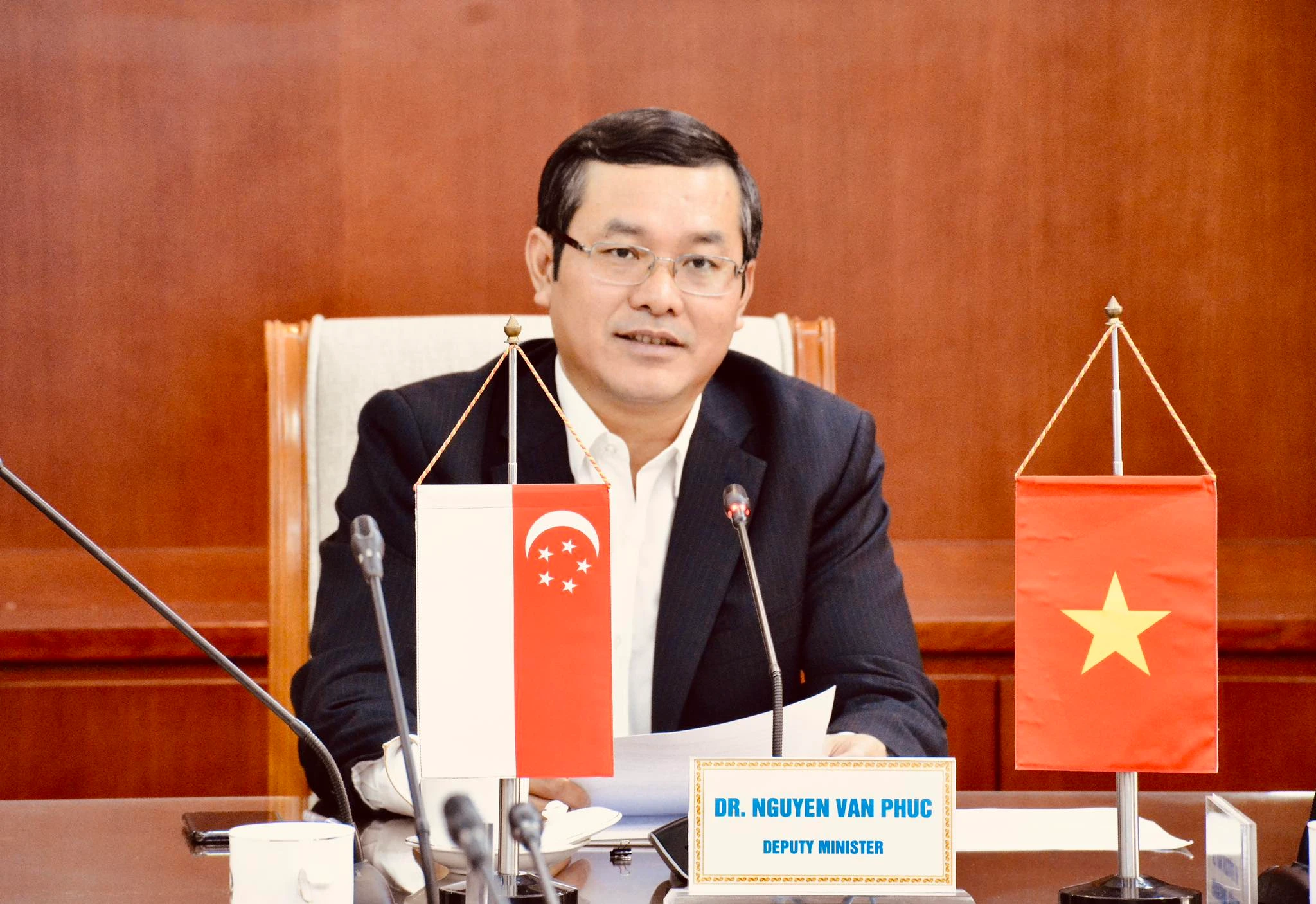 Thứ trưởng Bộ GD&amp;ĐT Việt Nam Nguyễn Văn Phúc phát biểu tại buổi làm việc.