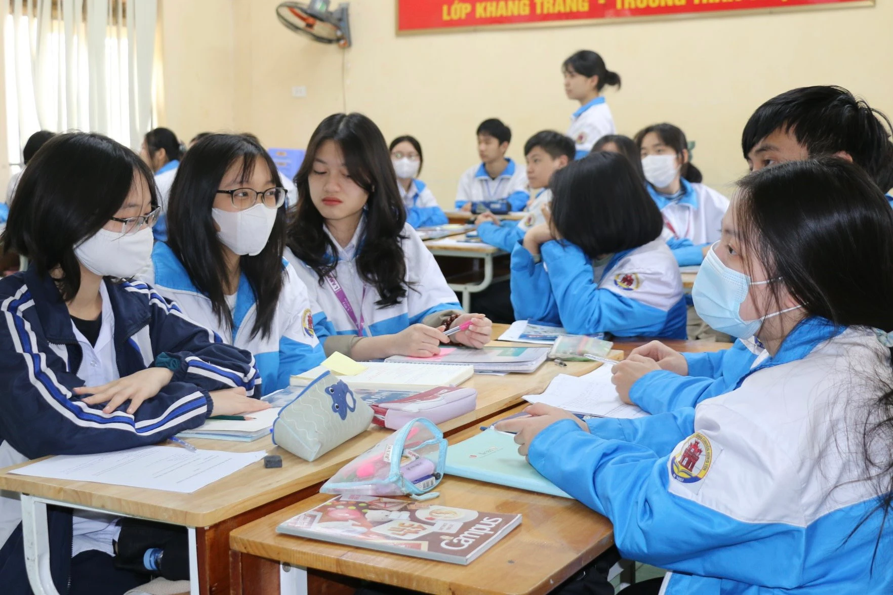 Tiết học môn Ngữ văn của học sinh lớp 10 Anh 1 Trường THPT Chuyên Hưng Yên.