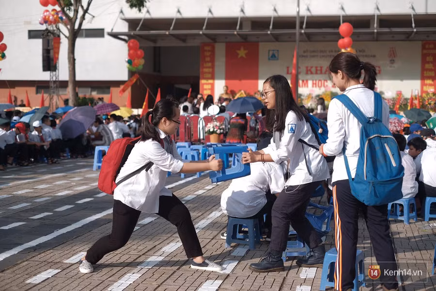 Những điều khác biệt trong lễ khai giảng của 10x mà thế hệ 8x, 9x sẽ ghen tỵ vì chẳng còn cơ hội trải nghiệm - Ảnh 4.