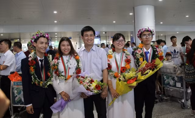 Đội tuyển Olympic Sinh học đạt thành tích cao nhất trong lịch sử