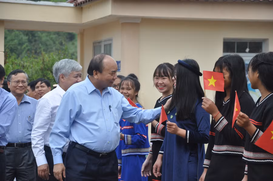 Thủ tướng động viên, chúc mừng học sinh nhân ngày khai trường