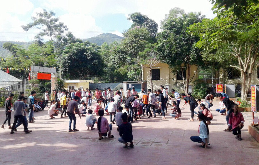 Học sinh nô nức đến trường, cùng tham gia các hoạt động trước khai giảng Học sinh nô nức đến trường, cùng tham gia các hoạt động trước khai giảng