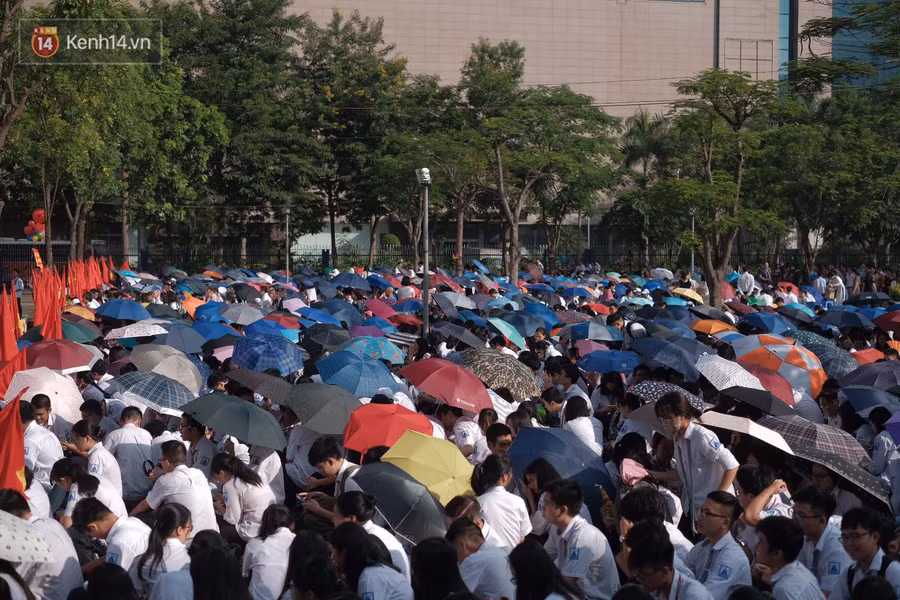 Những điều khác biệt trong lễ khai giảng của 10x mà thế hệ 8x, 9x sẽ ghen tỵ vì chẳng còn cơ hội trải nghiệm - Ảnh 24.